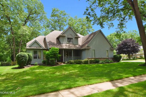 8214 Hidden Forest Dr, Holland, OH, 43528-8494 | Card Image