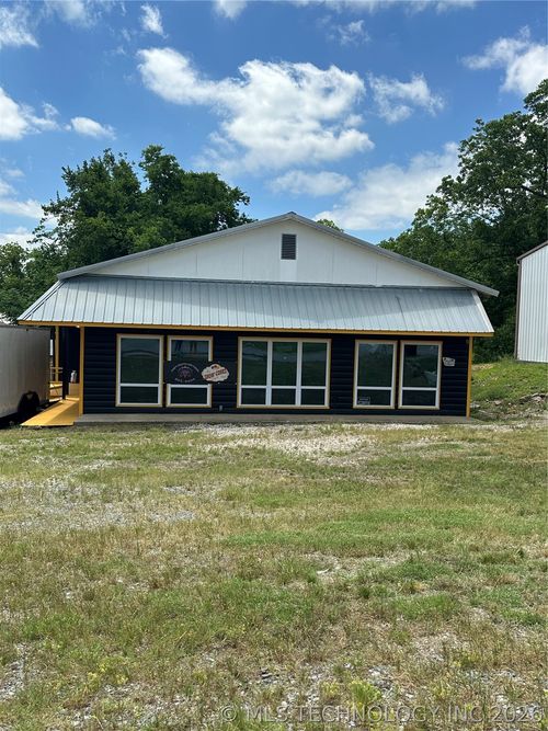 1301 S Melba Ave, Atoka, OK, 74525-3221 | Card Image