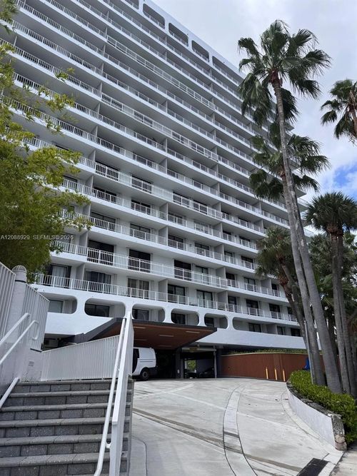7d-200 Se 15th Rd, Miami, FL, 33129-1200 | Card Image