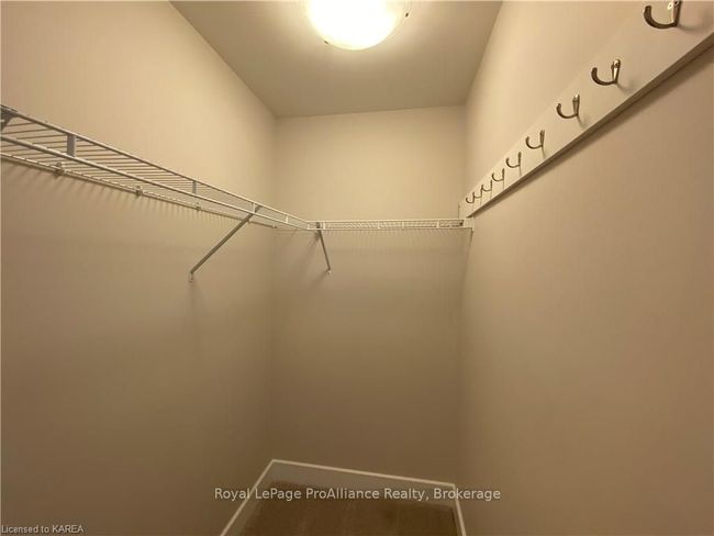201 Pratt Dr, House attached with 3 bedrooms, 2 bathrooms and 3 parking in Amherstview ON | Image 26