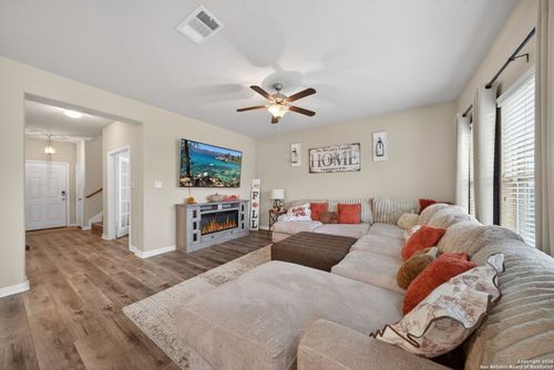 9023 Bowring Park, Converse, TX, 78109-2803 | Card Image