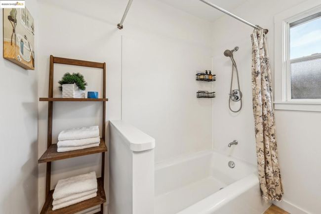 1040 Camelia St, House other with 2 bedrooms, 1 bathrooms and null parking in Berkeley CA | Image 32