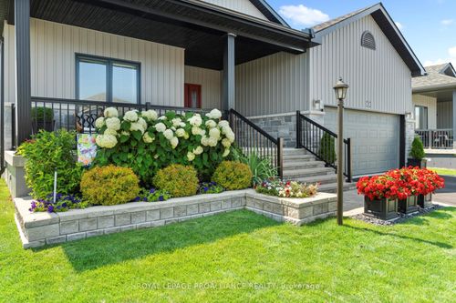 11 Gilbert Cres, Wellington, ON, K0K3L0 | Card Image