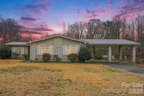 4206 Tipperary Pl, Charlotte, NC, 28215-3327 | Card Image