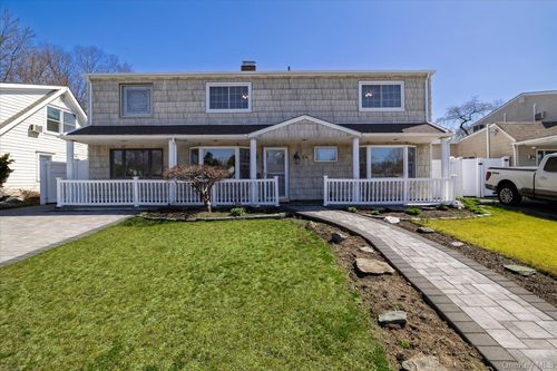 25 Cobalt Ln, Westbury, NY, 11590-5705 | Card Image