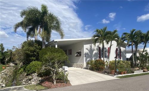 5517 Salem Ln, NORTH FORT MYERS, FL, 33917-9058 | Card Image