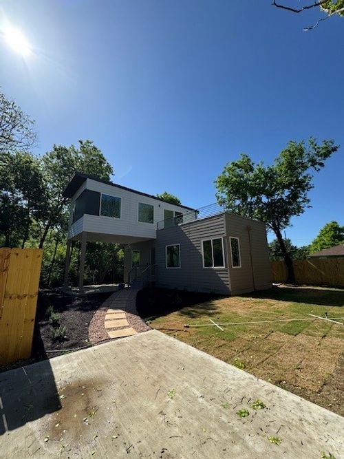 2-403 Middle Ln, Austin, TX, 78753-5143 | Card Image