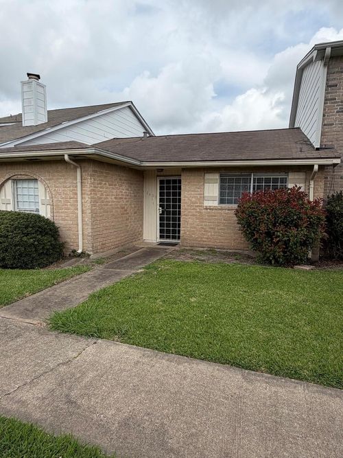 6423 S Briar Bayou Drive, Houston, TX, 77072 | Card Image