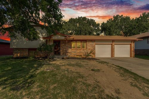 2513 N Bleckley Dr, Wichita, KS, 67220-3019 | Card Image