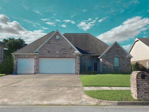 4409 W Hartford St, Broken Arrow, OK, 74012-8593 | Card Image