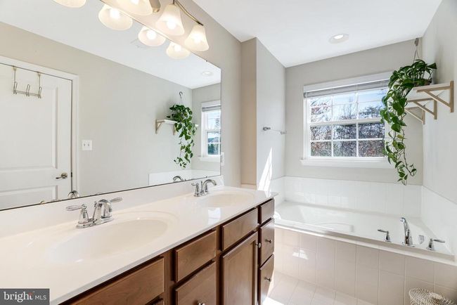 22862 Chestnut Oak Ter, Townhouse with 3 bedrooms, 4 bathrooms and null parking in STERLING VA | Image 36