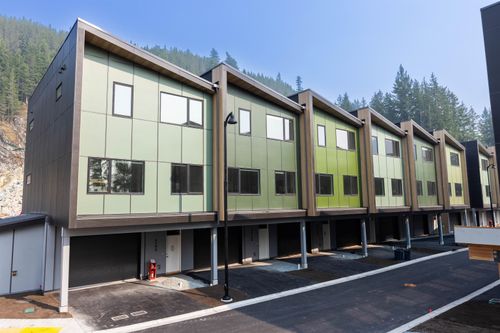 1050 Finch Dr, Squamish, BC, V8B0S9 | Card Image