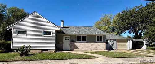201 N Cherry St, Mount Olive, IL, 62069-1228 | Card Image