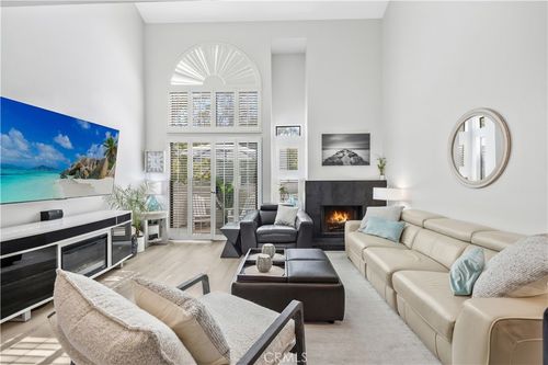205-5101 Tortuga Dr, Huntington Beach, CA, 92649-5167 | Card Image