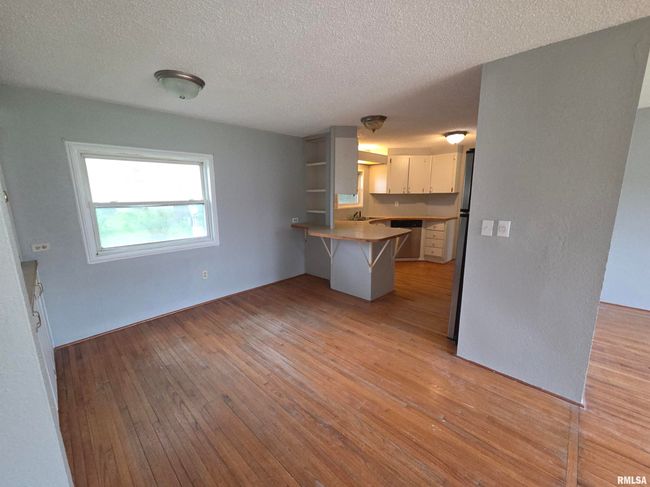 201 E 3 Rd St, Home with 3 bedrooms, 2 bathrooms and 2 parking in Christopher IL | Image 20