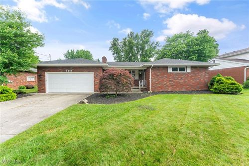 853 Almasy Dr, Campbell, OH, 44405-2033 | Card Image