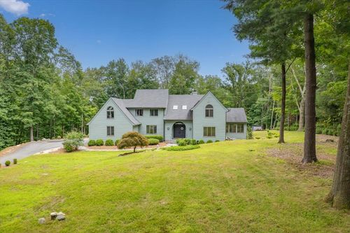 32 Pine Dr, Pound Ridge, NY, 10576-1738 | Card Image