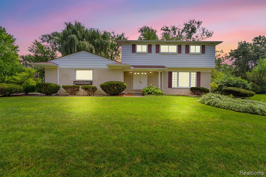 Dunford St, Farmington Hills, MI 48334
