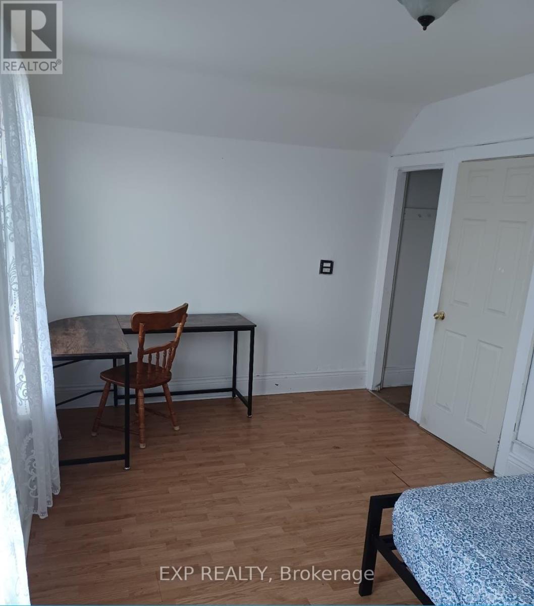 Residential in Hamilton (Crown Point) 5