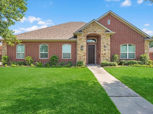 2329 Willowby Dr, Houston, TX, 77008-3003 | Card Image