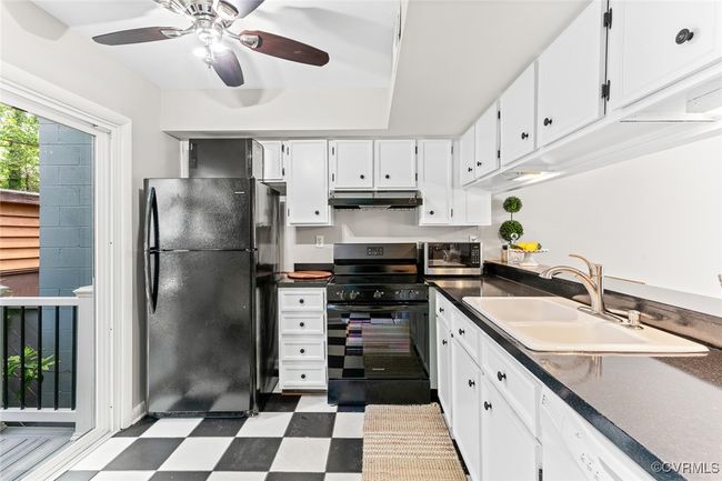 4914 Long Shadow Ter, Townhouse with 2 bedrooms, 2 bathrooms and null parking in Midlothian VA | Image 4