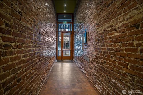 303-615 E Pike St, Seattle, WA, 98122-3793 | Card Image