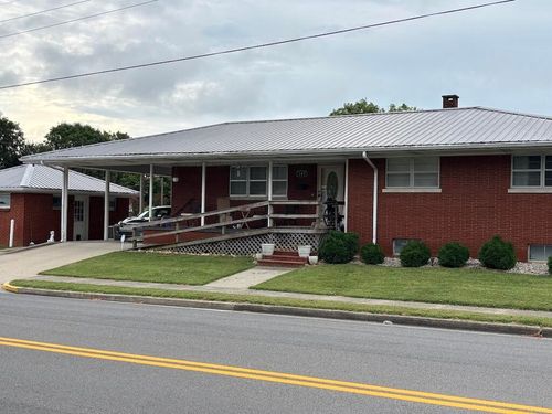 102 Main St, Russell Springs, KY, 42642-4374 | Card Image