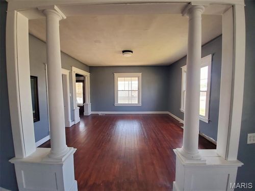 201 E Main St, Lewistown, MO, 63452-2515 | Card Image