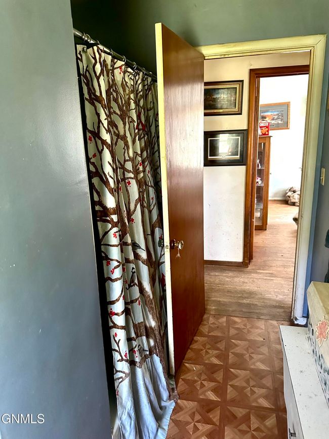 10185 99 Th St Se, House other with 5 bedrooms, 3 bathrooms and null parking in Oakes ND | Image 23