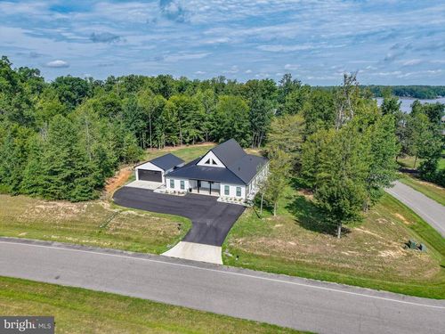 375 Ark Ave, BUMPASS, VA, 23024-4843 | Card Image