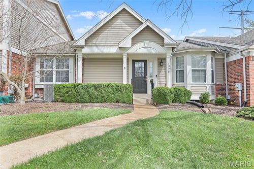 1928 Baxter Ridge Dr, Chesterfield, MO, 63017-8723 | Card Image