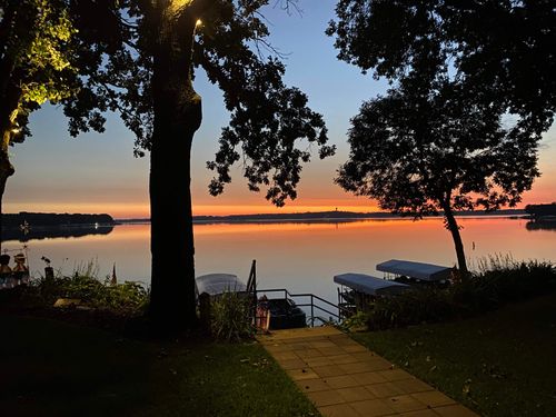 1012 Hill St, Milford, IA, 51351-7241 | Card Image