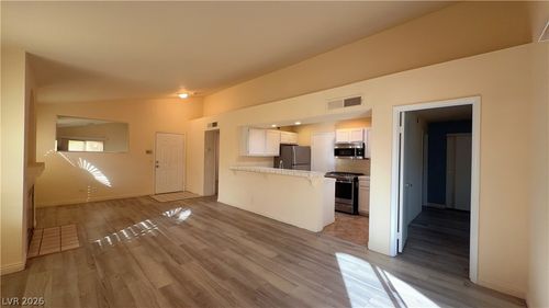 230-7570 W Flamingo Rd, Las Vegas, NV, 89147-4300 | Card Image