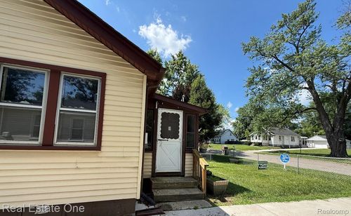 782 Pensacola Ave, Pontiac, MI, 48340-2357 | Card Image