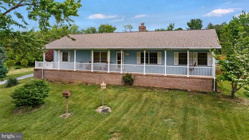 101 Veronica Ln, CHARLES TOWN, WV, 25414-4152 | Card Image