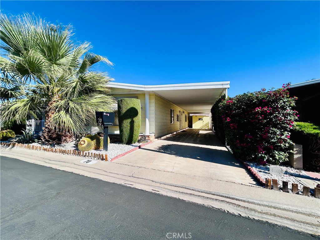 Manufactured In Park in Yucca Valley 5