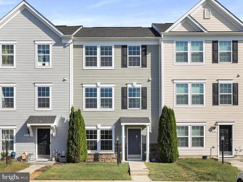 18 Chillingham Ct, MARTINSBURG, WV, 25405-5827 | Card Image