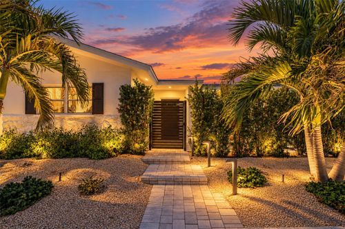2482 Wisteria St, SARASOTA, FL, 34239-4018 | Card Image