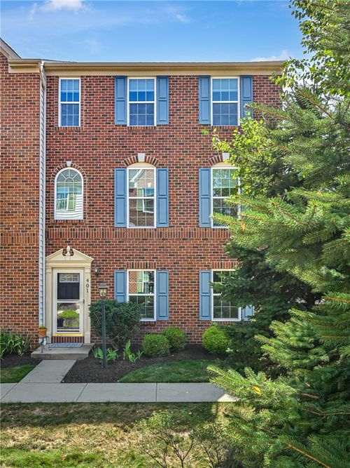 401 Pointe View Dr, Mars, PA, 16046-8904 | Card Image