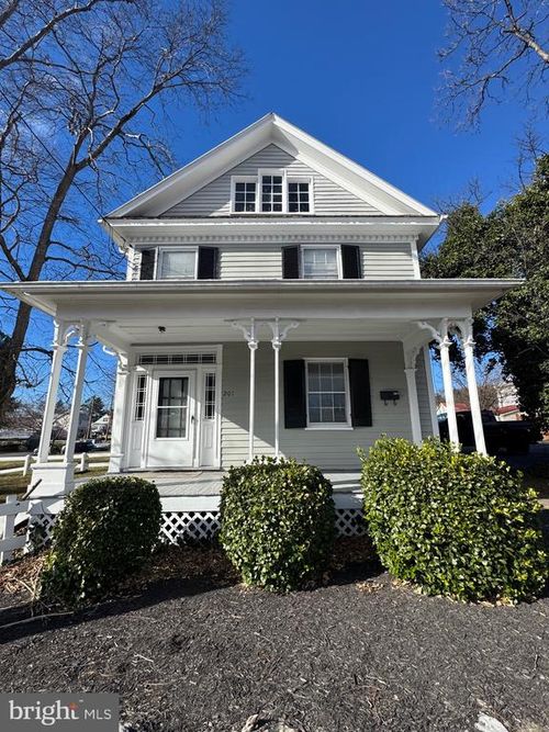 201 Capon St, STRASBURG, VA, 22657-1954 | Card Image