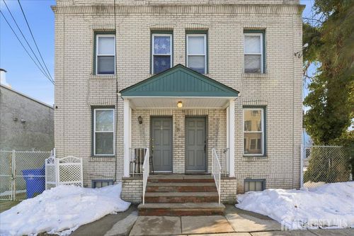 91 2nd St, Woodbridge, NJ, 07095-2875 | Card Image