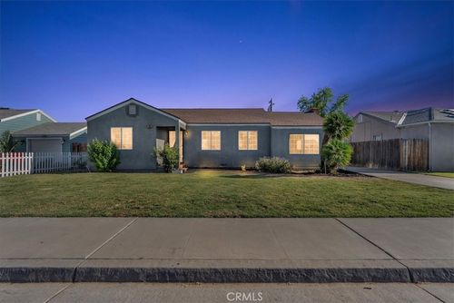 816 Washington St, Hanford, CA, 93230-5662 | Card Image