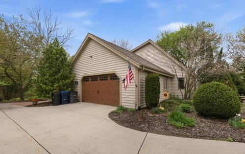 5099 Valley Trail, West Bend, WI, 53095 | Card Image