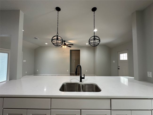317 N Clark St, House other with 3 bedrooms, 2 bathrooms and null parking in Comanche TX | Image 8