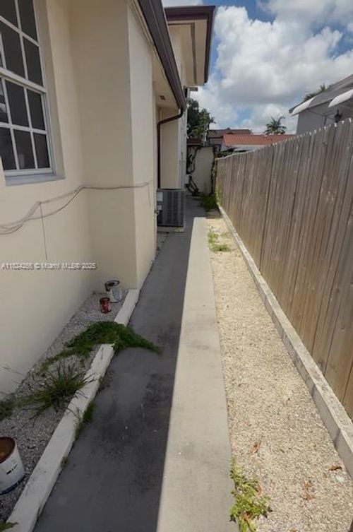 3-3615 Nw 1st St, Miami, FL, 33125 | Card Image