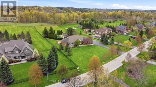 22 Bishop Crt, Halton Hills, ON, L7G6G8 | Card Image