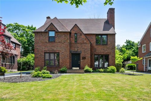 3677 Traver Rd, Shaker Heights, OH, 44122-5165 | Card Image