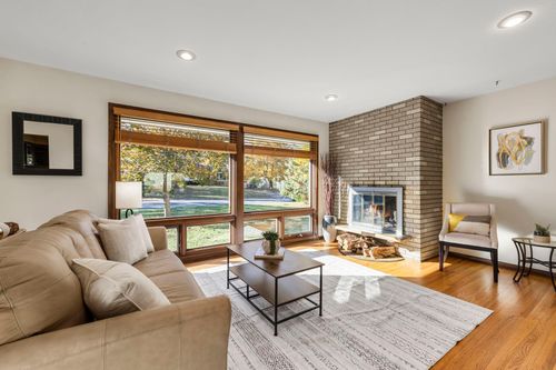 1306 Valders Ave N, Golden Valley, MN, 55427-3941 | Card Image