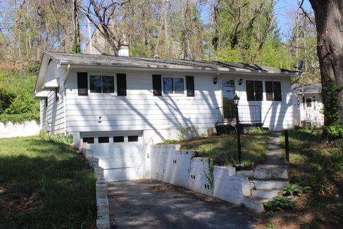 23 High Court Entrance, Asheville, NC, 28806-3239 | Card Image