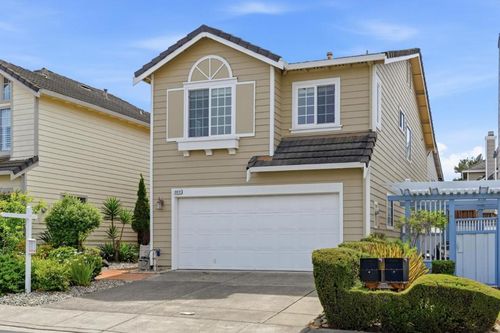 18819 Sydney Cir, Castro Valley, CA, 94546-2751 | Card Image